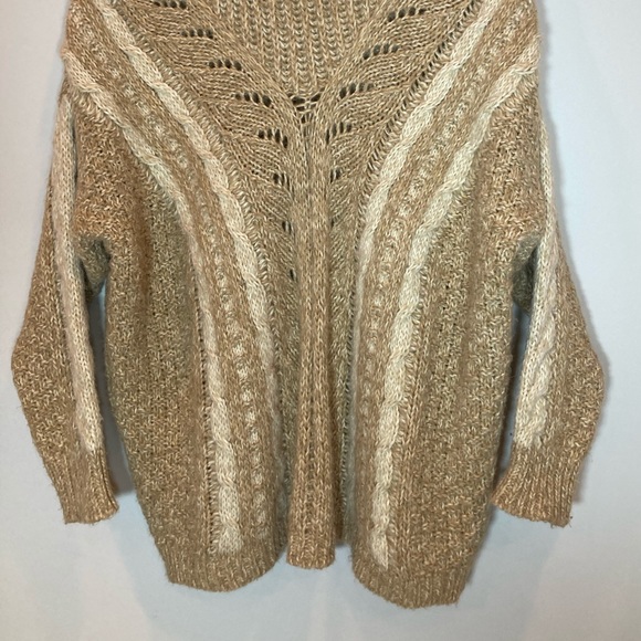 Urban Outfitters Ecote Oversized Cream Cable Knit Sweater, Size Medium - Picture 4 of 8